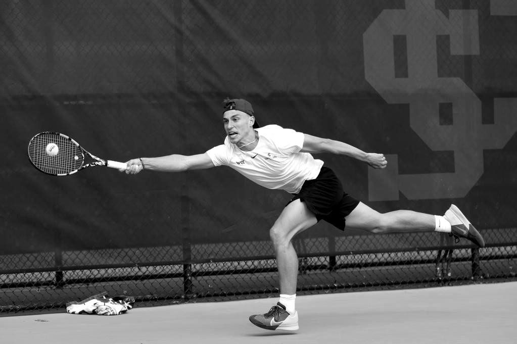 Sebastian at full stretch for Santa Clara